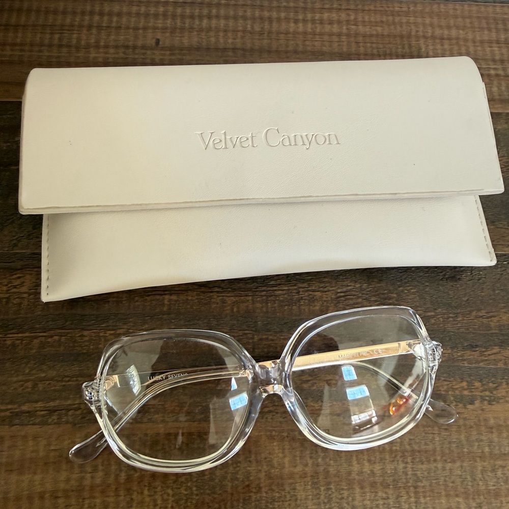 Velvet Canyon Transparent Glasses